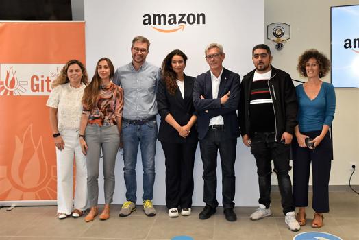 Amazon y Fundacin Secretariado Gitano firman un convenio de colaboracin para facilitar la inclusin laboral de las personas gitanas