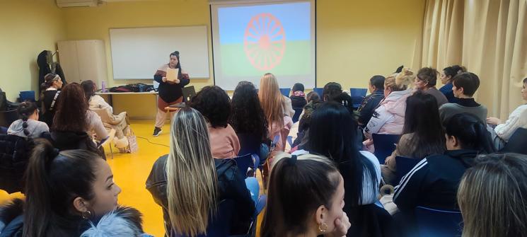 Encuentro generacional de mujeres del programa Cal de FSG Valladolid con motivo del 8M