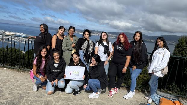 Las mujeres del Programa Cal de FSG Vigo visitan la  fortaleza do Castro 