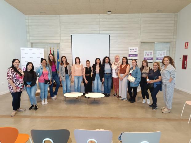 FSG Badajoz organiza una visita a la Casa de la Mujer con el grupo de mujeres Cal