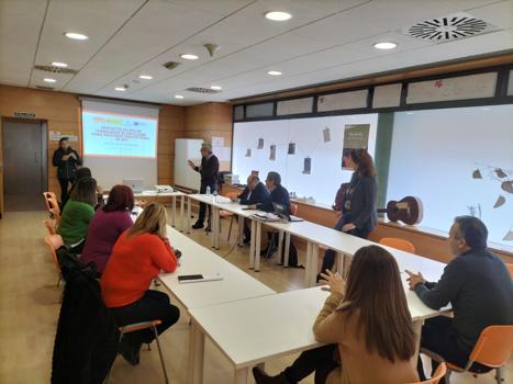 La Fundacin Secretariado Gitano en Granada recibe la visita de representantes polticos para conocer el impacto del Proyecto Piloto de Itinerarios de Inclusin asociados al IMV